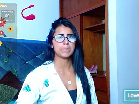 Alisha Gamskar13 online show from June 14, 2026, 12:50 pm