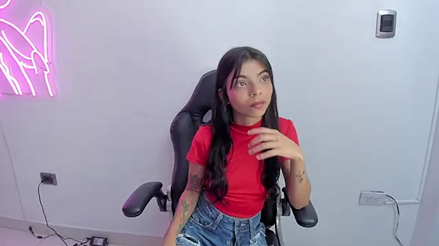 Amber Harriis online show from April 19, 2026, 11:07 pm