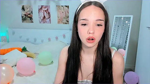 Snapshot of Milly_Lane chatting on April 4, 2026, 3:13 am Milly Lane online show from April 4, 2026, 3:13 am