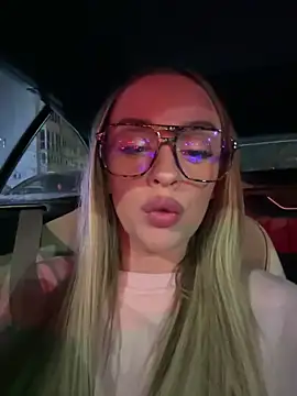 KatieCutieXooo online show from March 24, 2026, 7:03 pm