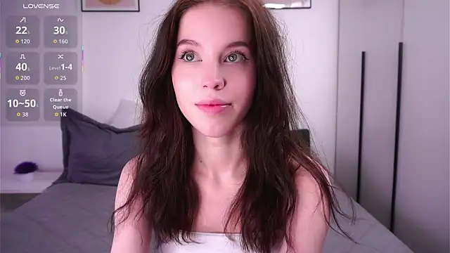 CleotildePiel online show from April 7, 2026, 2:41 pm