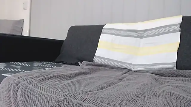 lilchristianxh online show from October 7, 2025, 1:23 pm