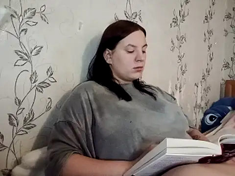 symmetryinvoid online show from April 4, 2026, 8:37 pm