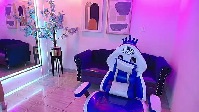 Miia  owens online show from June 2, 2026, 10:48 am