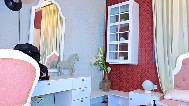 Sienna Dark online show from April 15, 2026, 11:16 am