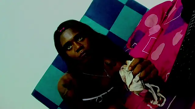 laaura dolll online show from April 5, 2026, 3:40 pm