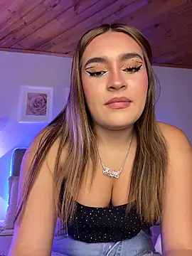 Issa pinkk online show from April 22, 2026, 9:10 pm