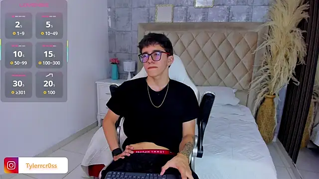 TylerCross  online show from April 5, 2026, 8:26 pm