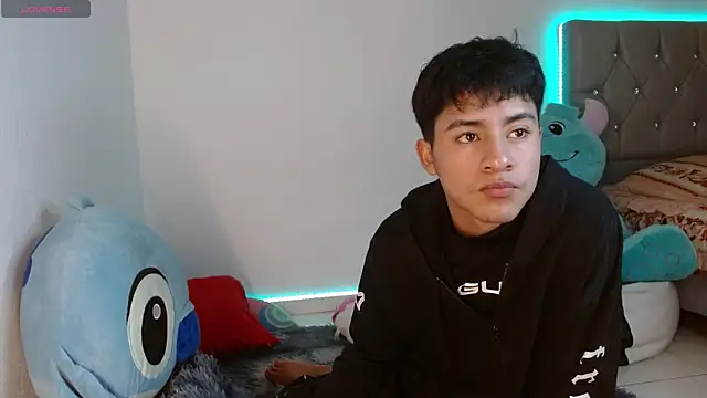 Sebas fire4 online show from April 17, 2026, 9:17 pm