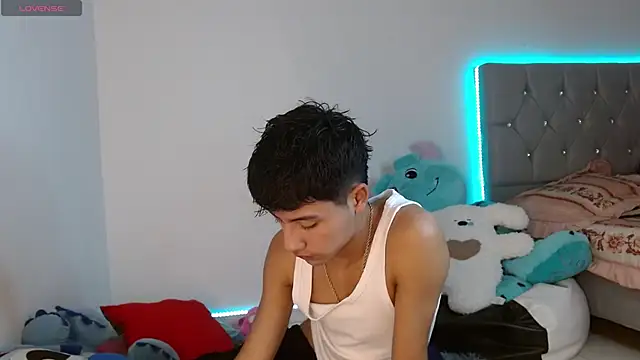 Sebas fire4 online show from April 18, 2026, 9:48 pm