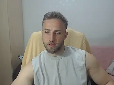 BlondEagleMuscle online show from May 21, 2026, 5:54 pm