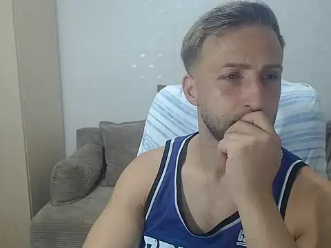 BlondEagleMuscle online show from August 7, 2026, 8:04 pm