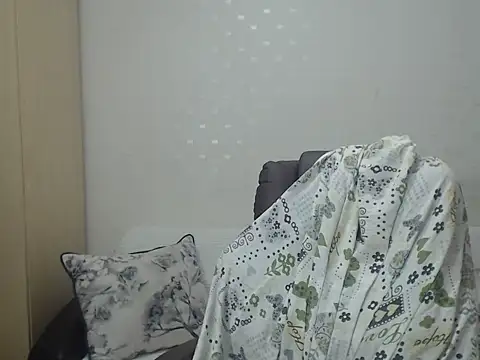 BlondEagleMuscle online show from April 17, 2026, 10:01 pm