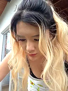 EliseColeman online show from April 3, 2026, 7:42 pm