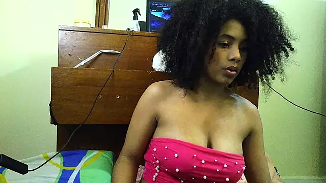 Larita curly online show from April 24, 2026, 10:45 pm