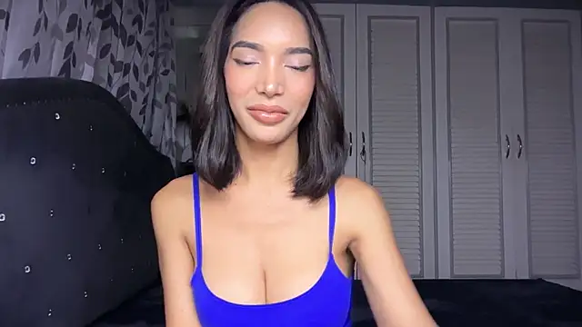 AnayaLauren  online show from July 7, 2026, 7:34 am