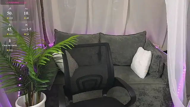  amymoore  online show from July 9, 2026, 1:28 am