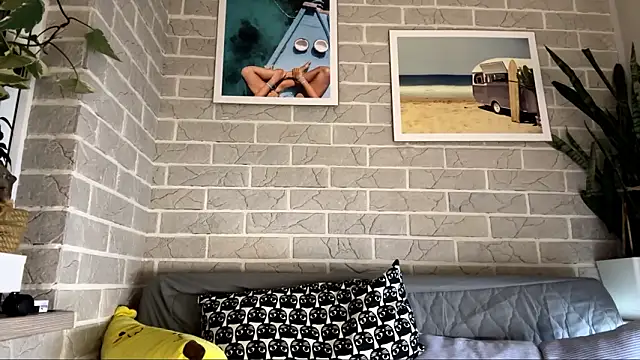 LaraDraggoo online show from March 21, 2026, 7:40 pm