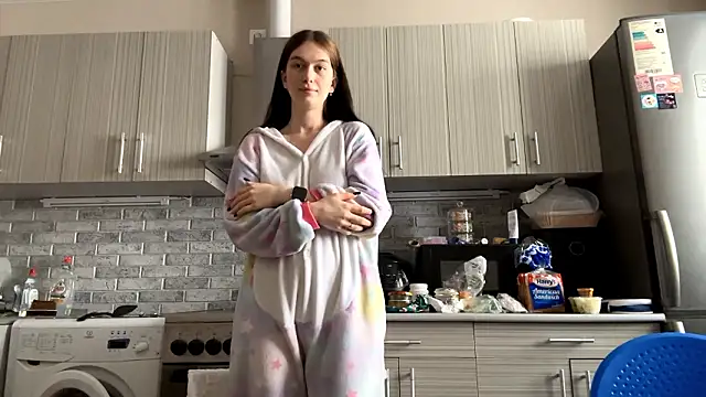 LaraDraggoo online show from March 7, 2026, 7:15 am