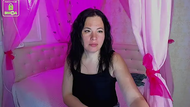 VictoriaSecretXO online show from April 25, 2026, 1:52 am