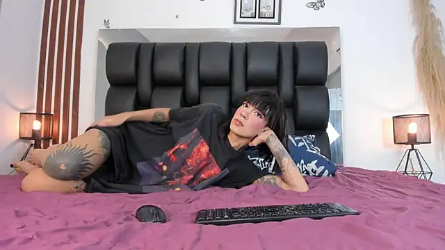 dalhia and hades online show from March 17, 2026, 12:52 pm