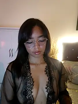 nathyjonees online show from April 21, 2026, 5:58 am