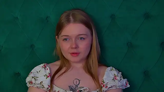 ElinaVale online show from April 30, 2026, 8:57 pm