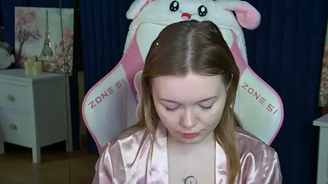 ElinaVale online show from April 29, 2026, 5:30 pm