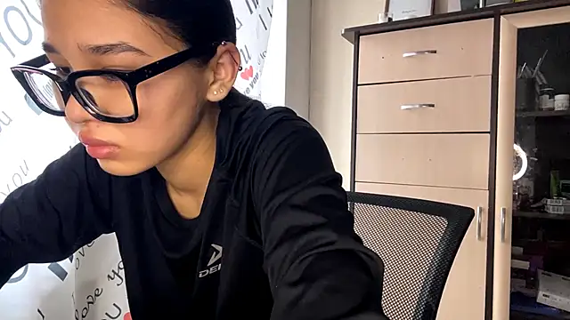 CatherineForbes online show from March 27, 2026, 8:22 am