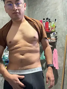 Snapshot of GoldenM95 chatting on March 11, 2026, 7:08 pm GoldenM95 online show from March 11, 2026, 7:08 pm