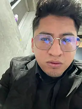 Snapshot of GoldenM95 chatting on March 15, 2026, 9:16 am GoldenM95 online show from March 15, 2026, 9:16 am