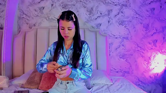 Tamara Ferrer online show from April 7, 2026, 11:23 am