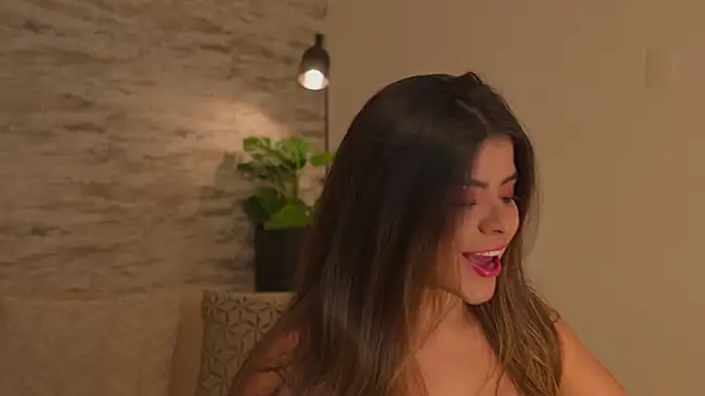 Julie Belle  online show from April 19, 2026, 12:44 am