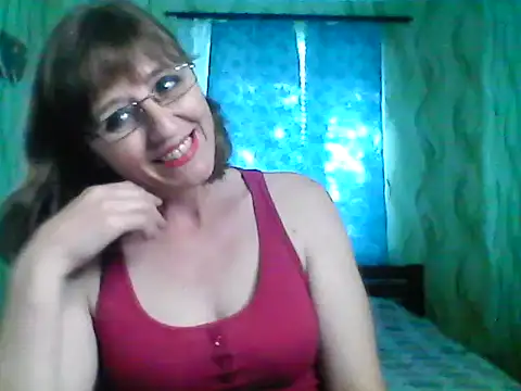 Snapshot of Alisaprice077 chatting on June 3, 2026, 2:33 pm Alisaprice077 online show from June 3, 2026, 2:33 pm