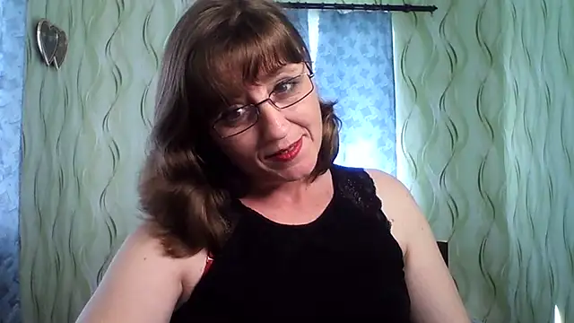 Alisaprice077 online show from July 17, 2026, 12:35 pm