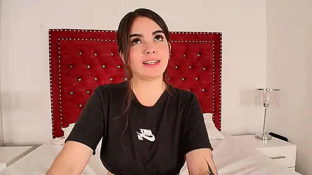 Daphne glas online show from April 4, 2026, 11:39 am