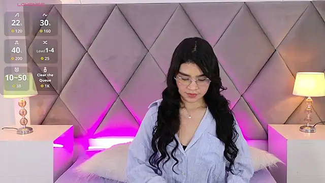 OliviaDiaz online show from March 28, 2026, 8:10 pm