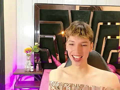 Stefany PiInk online show from March 16, 2026, 12:31 pm