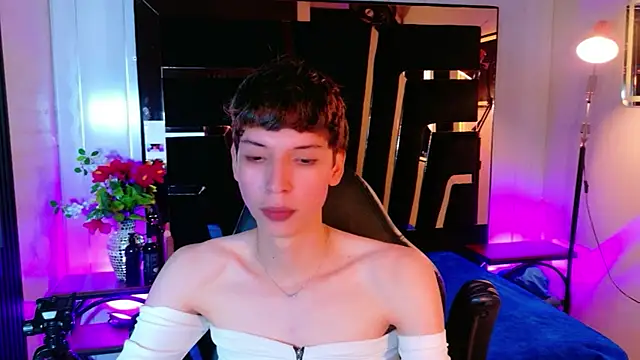 Stefany PiInk online show from May 6, 2026, 12:42 pm