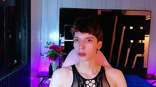 Stefany PiInk online show from May 3, 2026, 1:04 pm