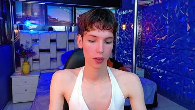Stefany PiInk online show from May 9, 2026, 12:30 pm