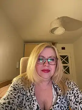 JanieLight53 online show from June 2, 2026, 10:10 pm
