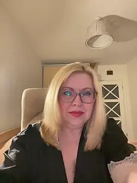 JanieLight53 online show from June 11, 2026, 8:50 pm