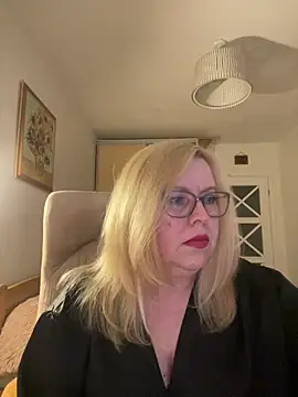 JanieLight53 online show from May 8, 2026, 5:39 pm