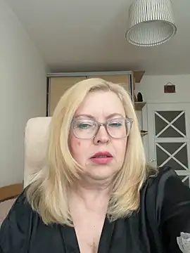 JanieLight53 online show from June 10, 2026, 4:41 pm