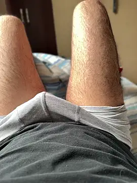 Cr1sXPorn online show from April 17, 2026, 4:32 pm