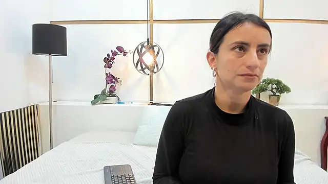 BrendaCantorel online show from March 29, 2026, 2:41 pm