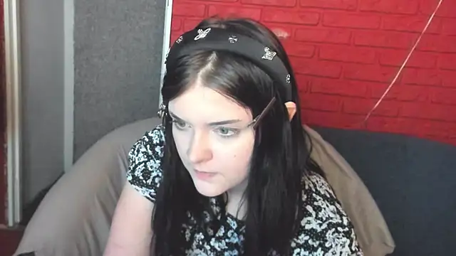 EsterTwilight online show from April 11, 2026, 3:49 pm