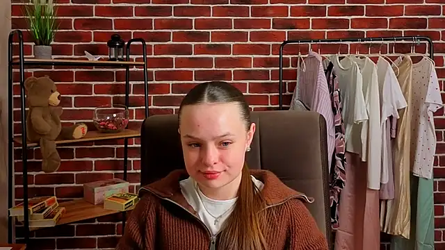 CarollScottt online show from April 7, 2026, 1:02 pm