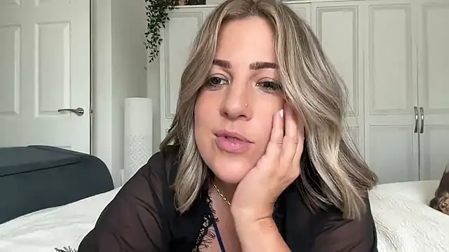 annabellewarick online show from May 21, 2026, 1:52 pm